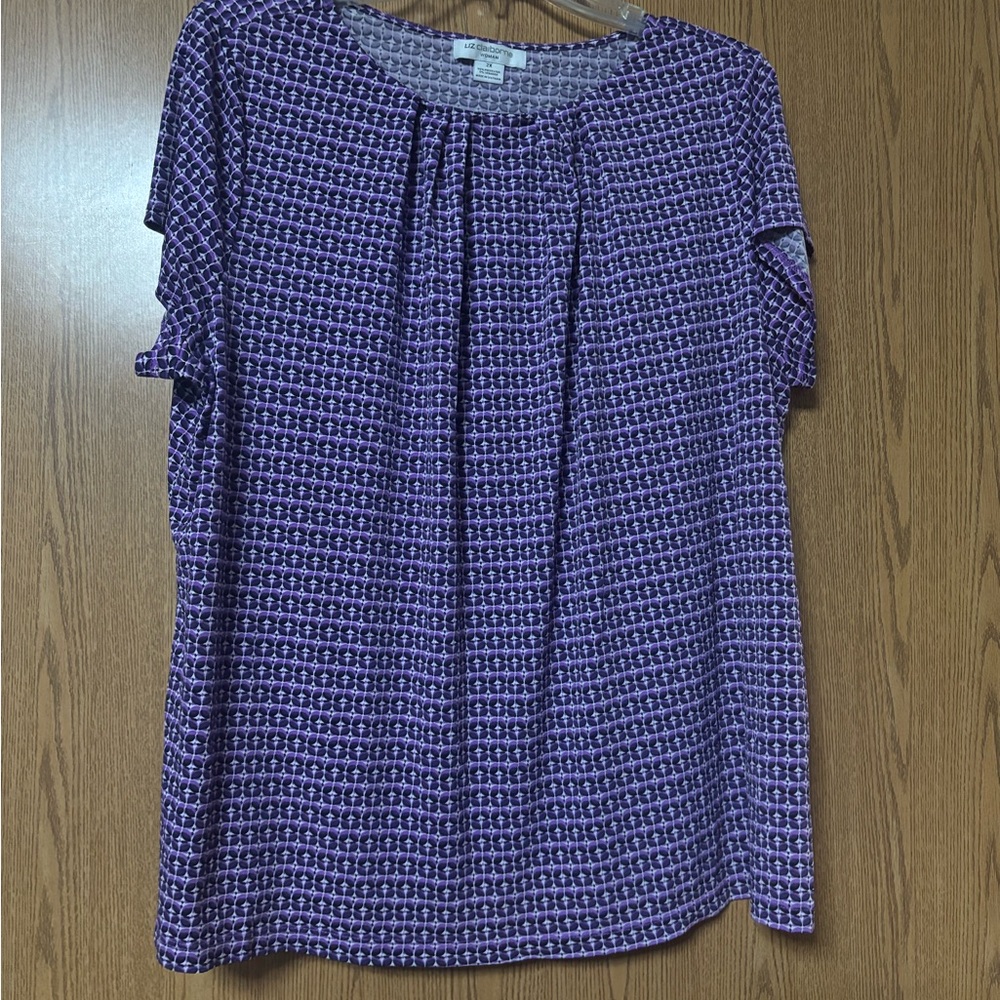 Liz Claiborne Purple Patterned Short-Sleeve Top